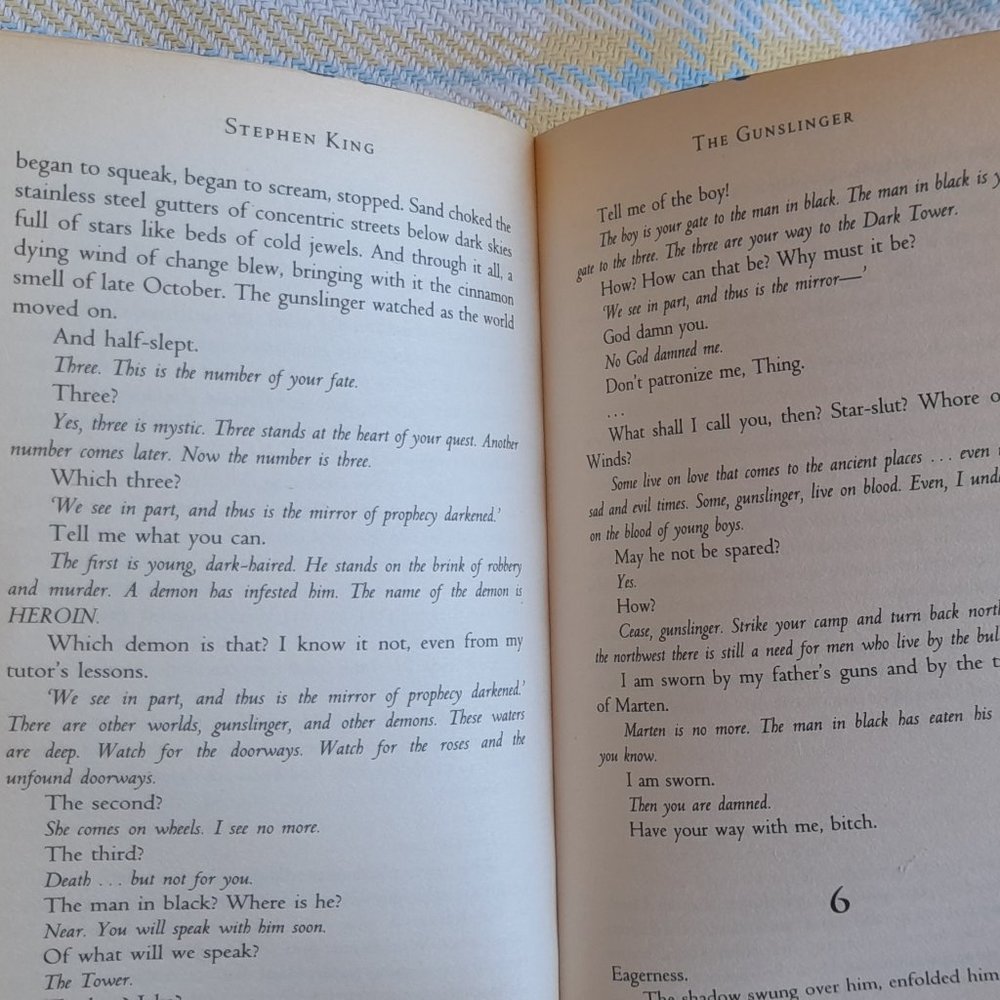The Dark Tower - The Gunslinger. By Stephen King. - Picture 3 of 4